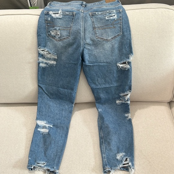 American Eagle Size 8 Distressed Mom Jean - Picture 2 of 4